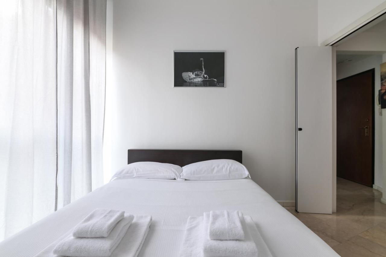 Prestige Boutique Homes - Duomo 1 Милан Экстерьер фото